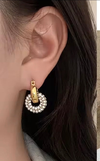 Interlocked Pavé & Polished Chunky Hoop Earrings | Gold Everyday Statement Hoops